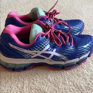 ASICS women’s 7.5 gel nimbus sneaker